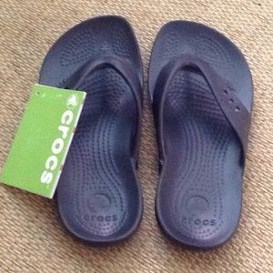 CROCS women's size 5, sandals, black, nwt